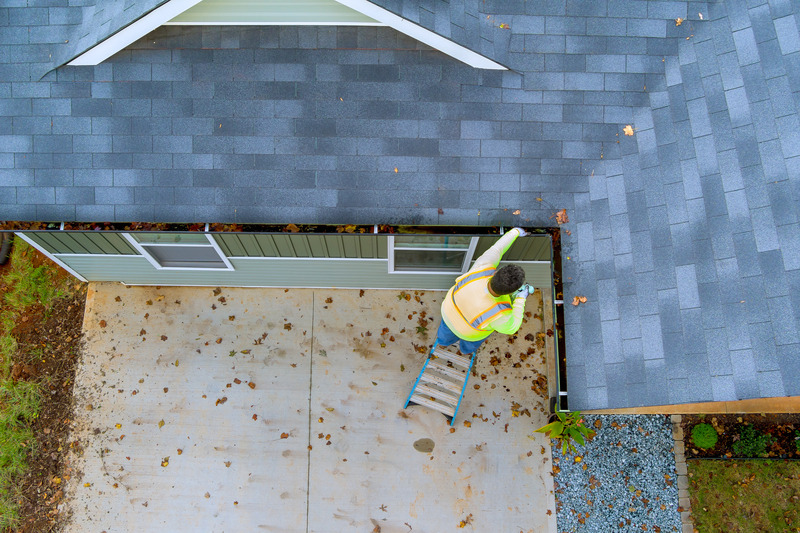 Fall Season Seamless Gutter Maintenance